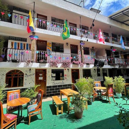 El Jardin Escondido Party Hostel Banos  Ngoại thất bức ảnh