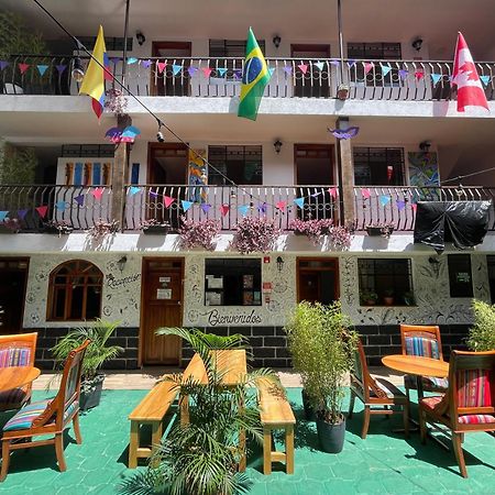 El Jardin Escondido Party Hostel Banos  Ngoại thất bức ảnh