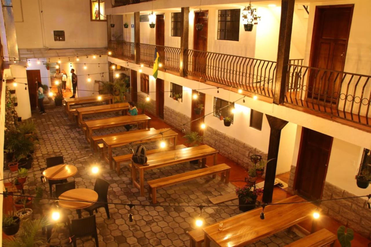 El Jardin Escondido Party Hostel Banos  Ngoại thất bức ảnh