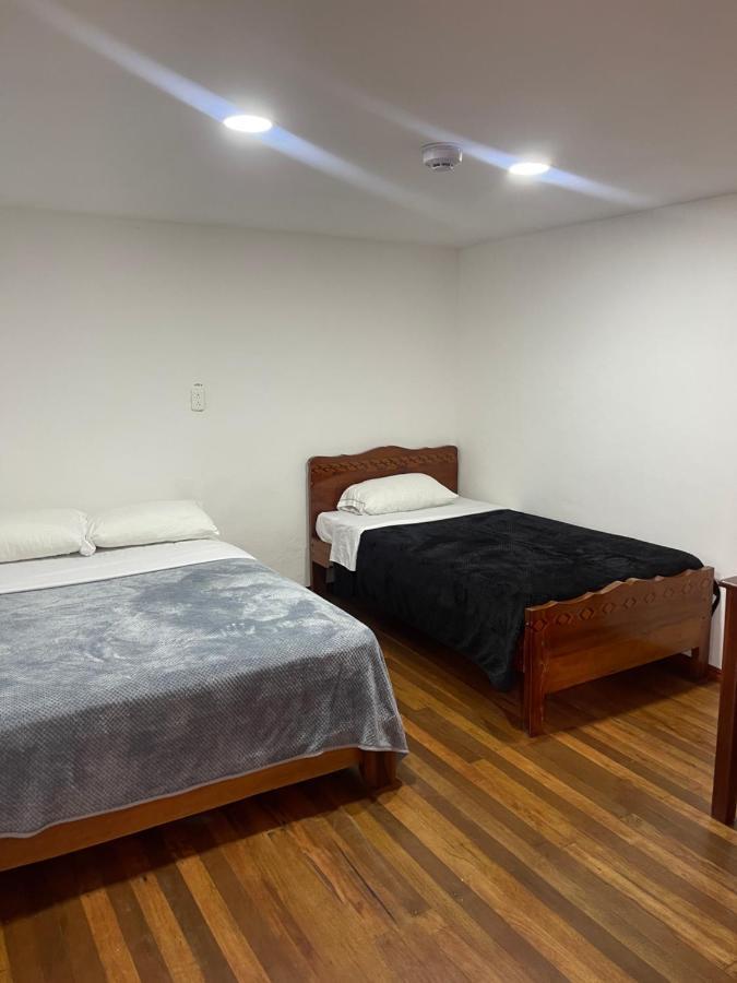 El Jardin Escondido Party Hostel Banos  Ngoại thất bức ảnh