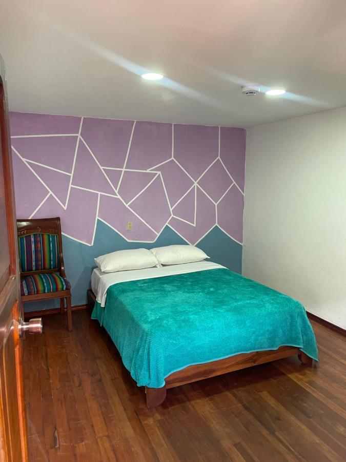 El Jardin Escondido Party Hostel Banos  Ngoại thất bức ảnh