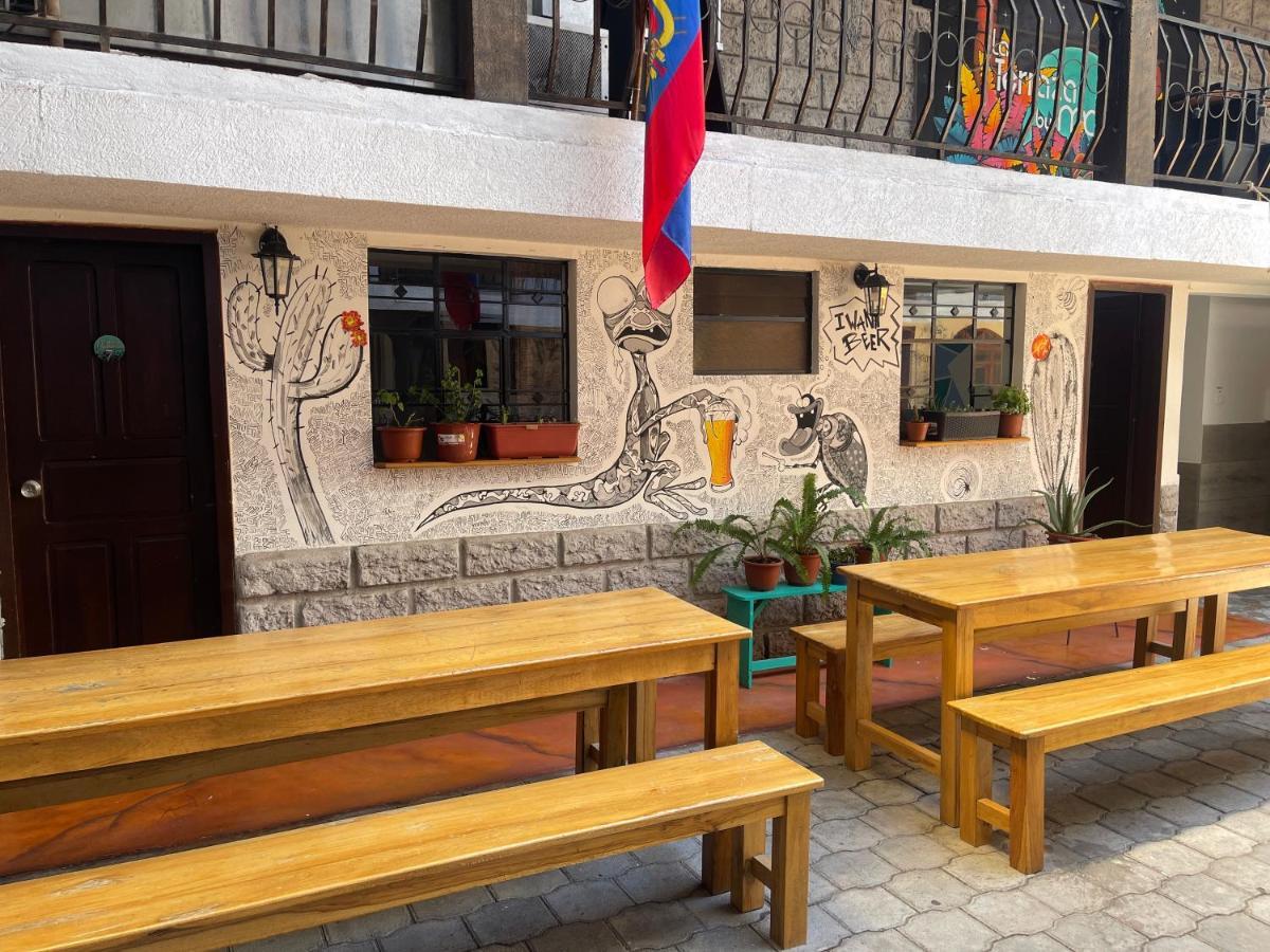 El Jardin Escondido Party Hostel Banos  Ngoại thất bức ảnh