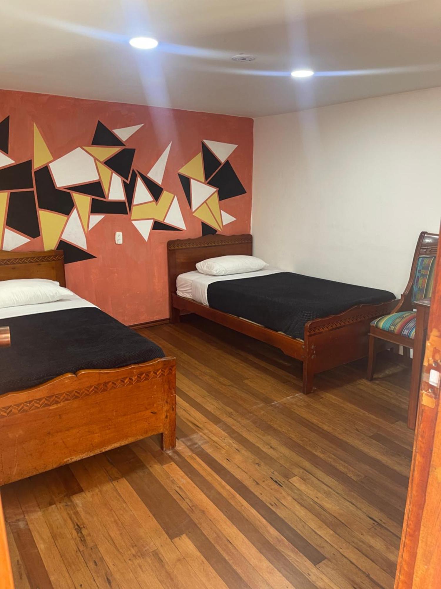 El Jardin Escondido Party Hostel Banos  Ngoại thất bức ảnh