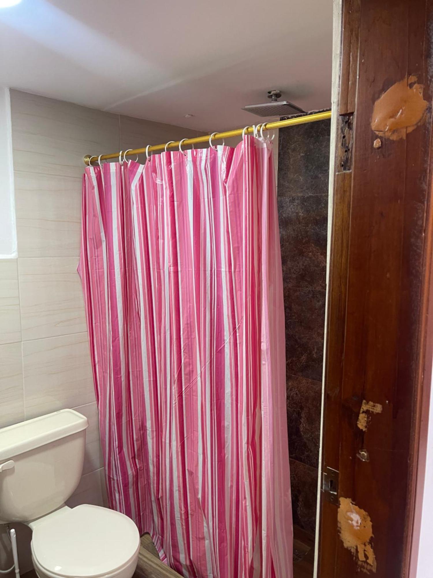 El Jardin Escondido Party Hostel Banos  Ngoại thất bức ảnh