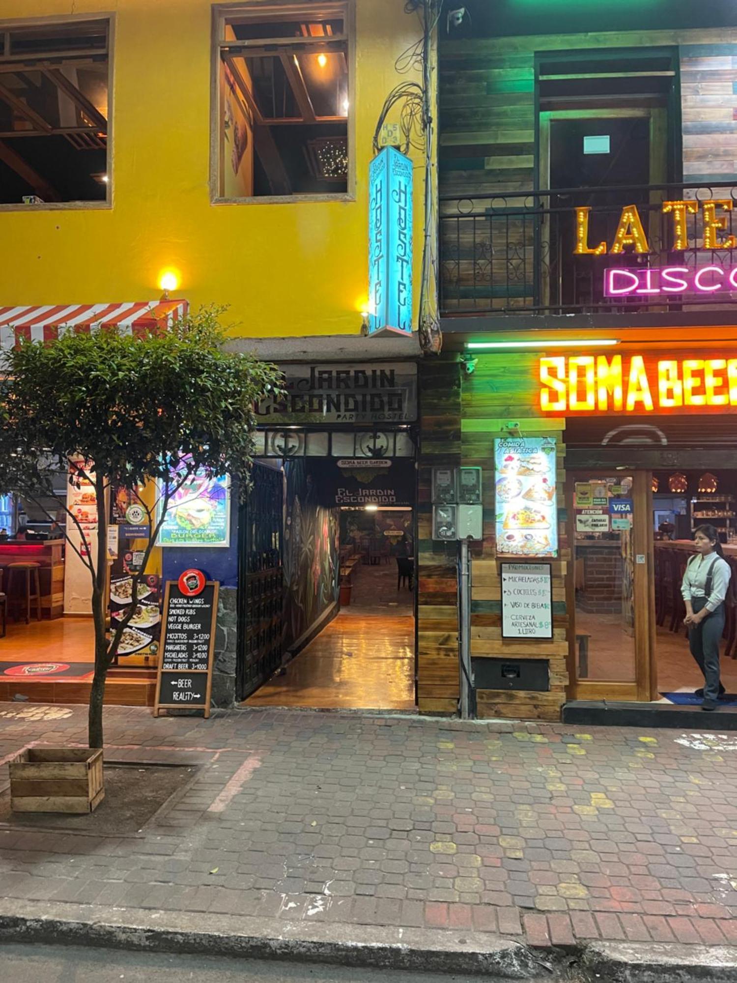 El Jardin Escondido Party Hostel Banos  Ngoại thất bức ảnh
